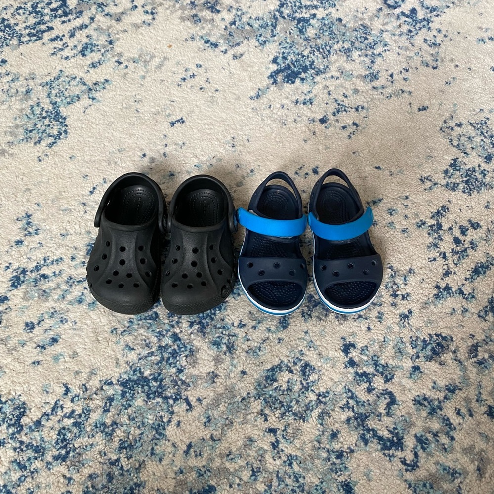 BUNDLE 2 Pairs of Toddler Crocs - Size C6